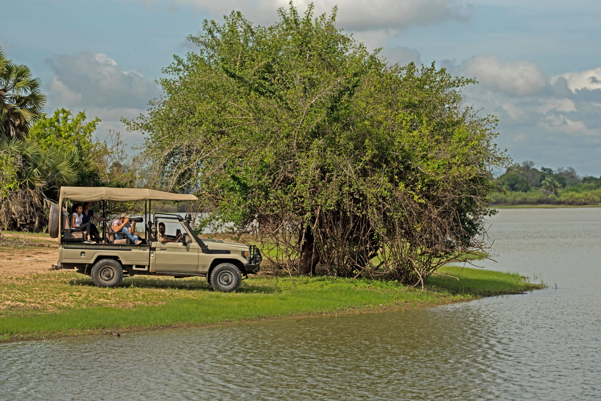 gamedrive-selous-river-camp