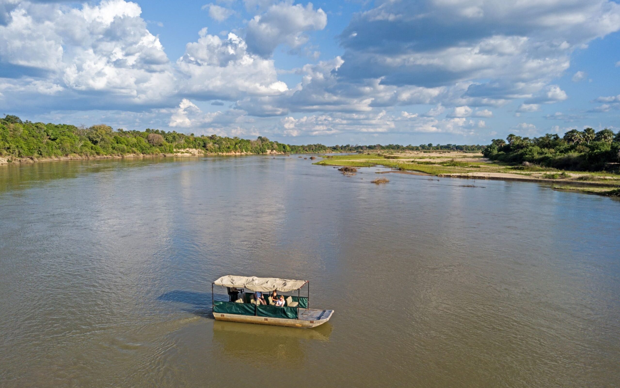 boat-safaris-rufiji-river-nyerere-np